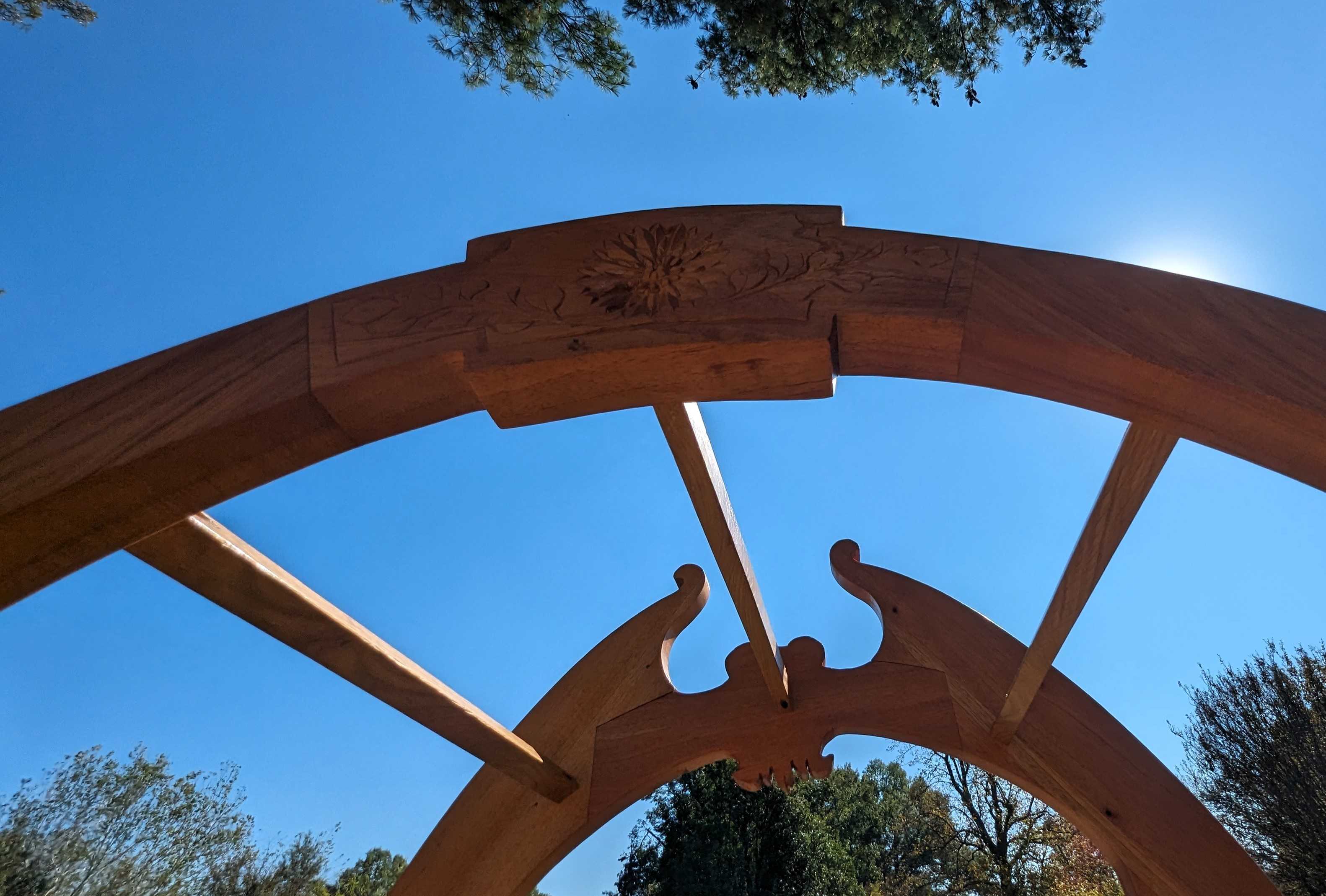 WEDDING_ARCH_flower_carving